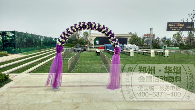 <b>郑州出租贵宾椅婚礼现场桌椅布置</b>