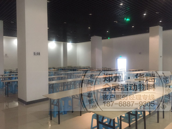 <b>锦艺轻纺城长条桌塑料方凳出租</b>