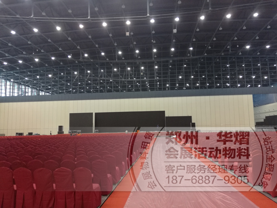 <b>金科城开盘盛典贵宾椅一万把布置</b>